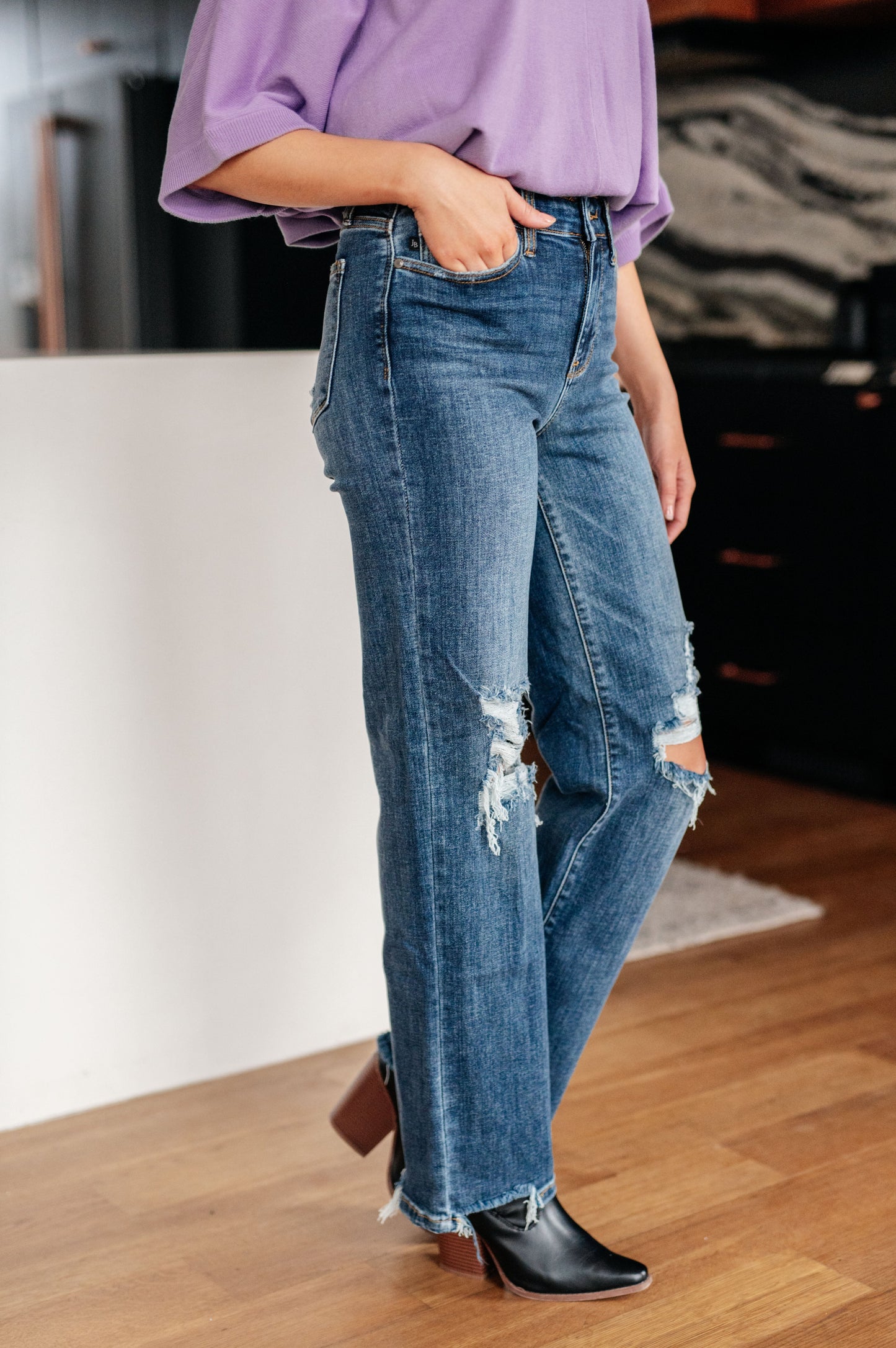 Judy Blue-Rose High Rise 90's Straight Jeans in Dark Wash