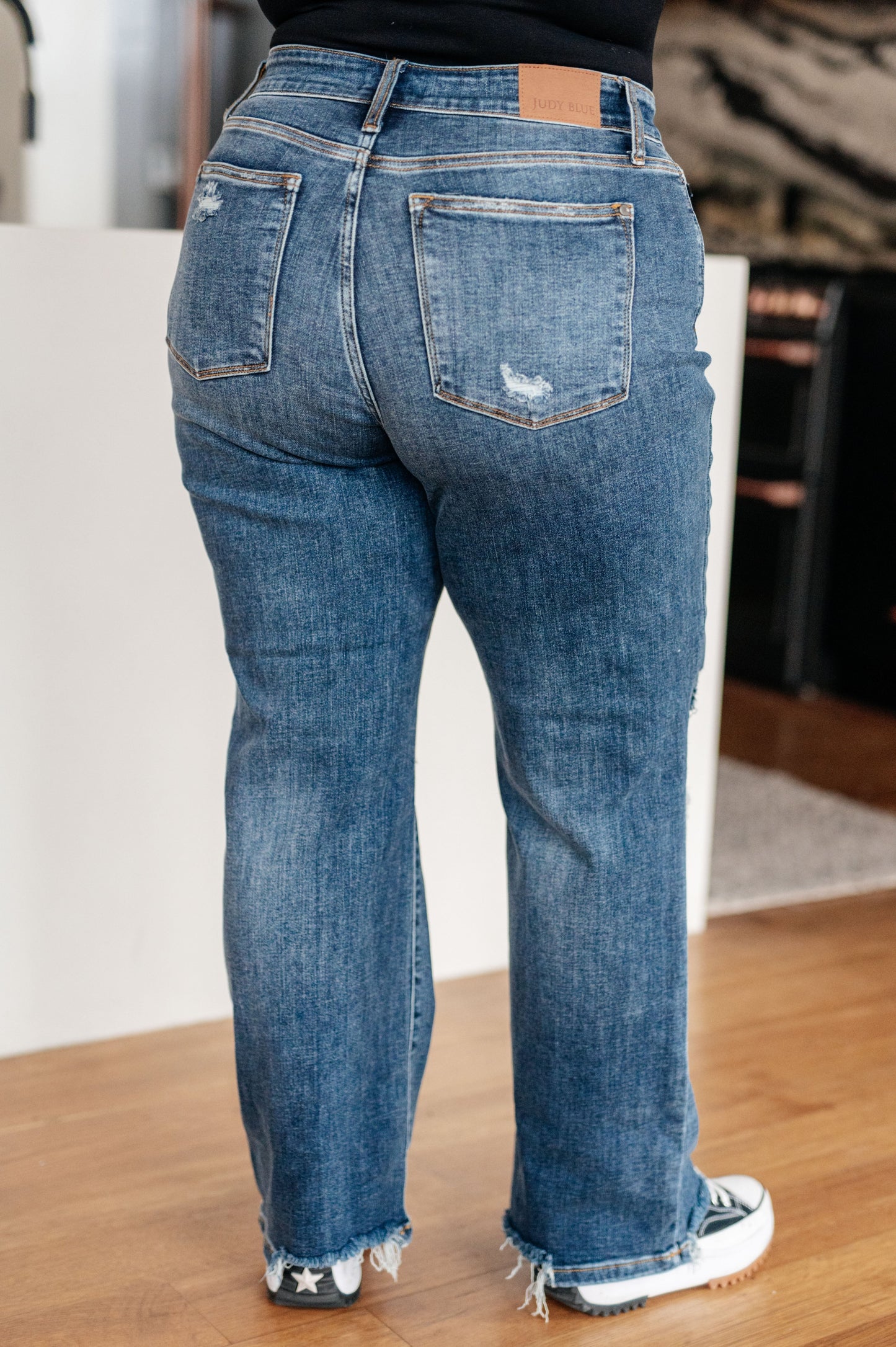 Judy Blue-Rose High Rise 90's Straight Jeans in Dark Wash