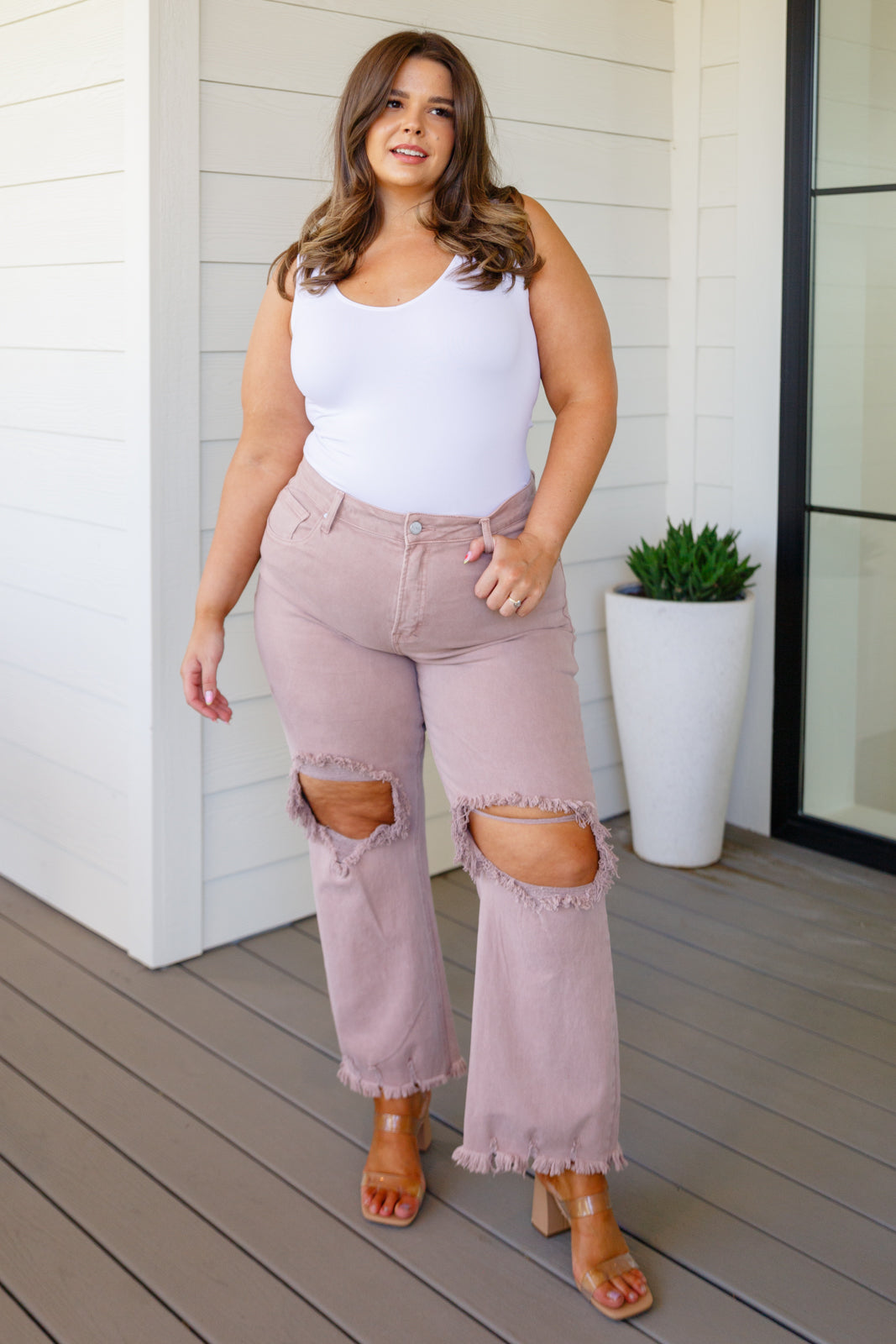 Babs High Rise Distressed Straight Risen Jeans in Mauve