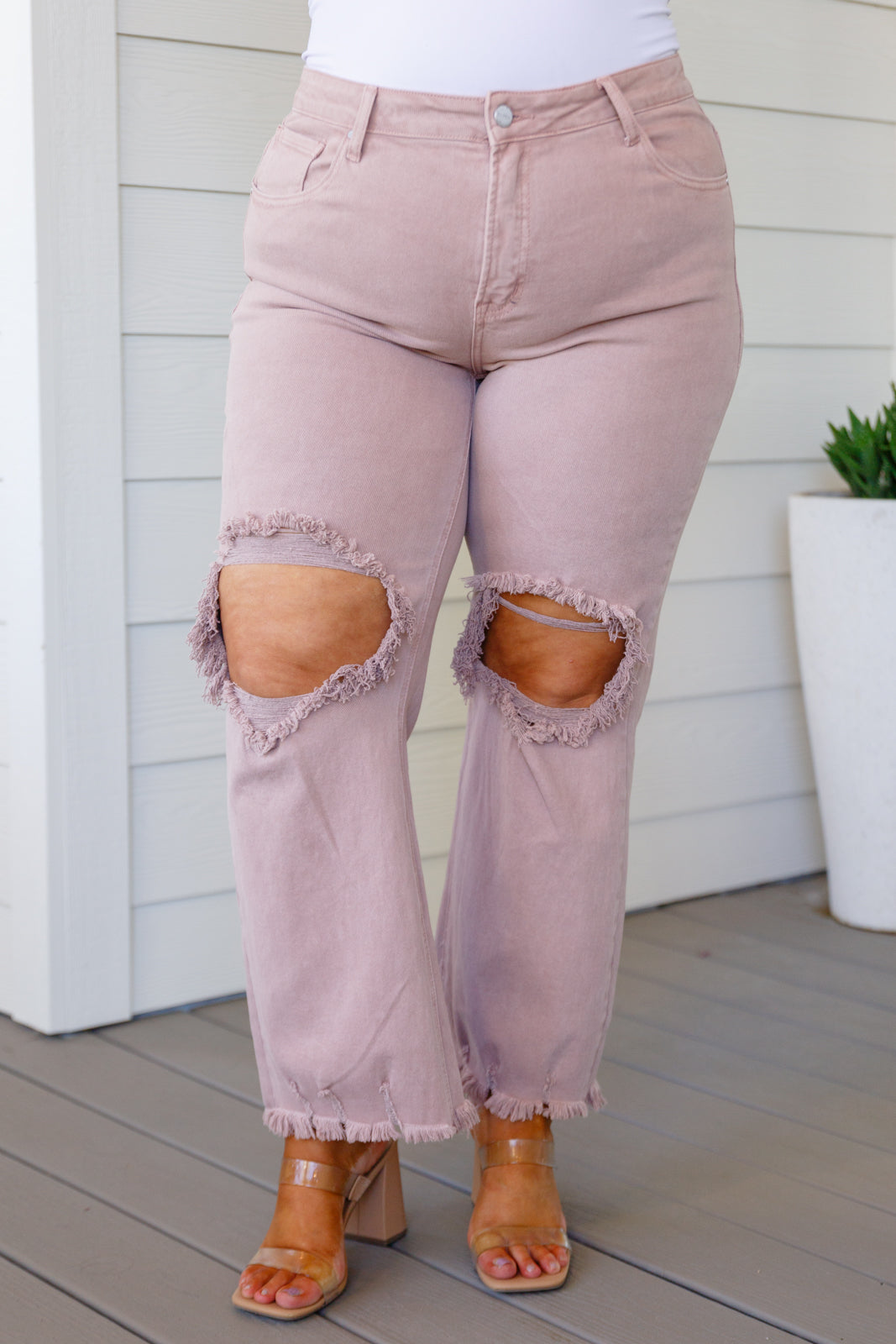 Babs High Rise Distressed Straight Risen Jeans in Mauve